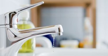 how to clean sink faucet